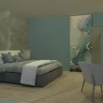 Byron 4*