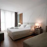 Byron 4* Lerici