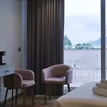 Byron Hotell 4*
