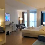 Byron Hotell Lerici