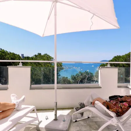 Hotel Byron