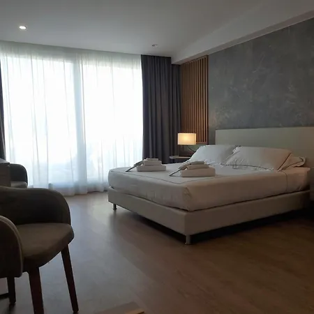Byron Hotel 4*