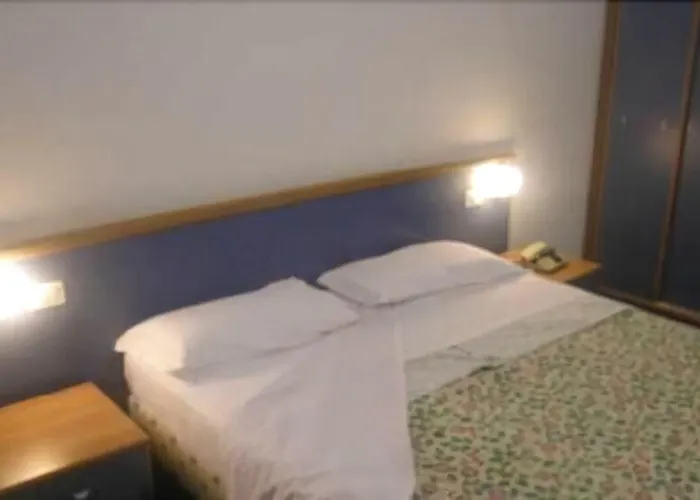 Byron Hotel 4*