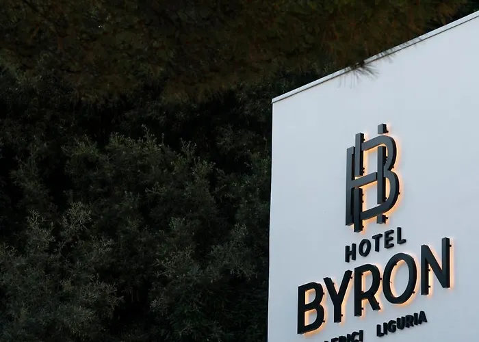 Byron Hotel 4*